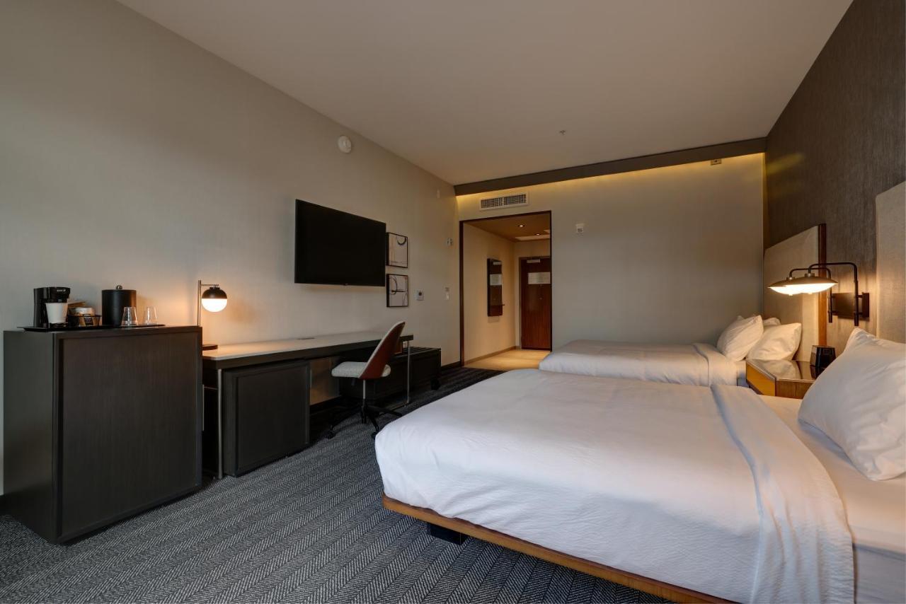 Courtyard By Marriott Iowa City University Heights Экстерьер фото