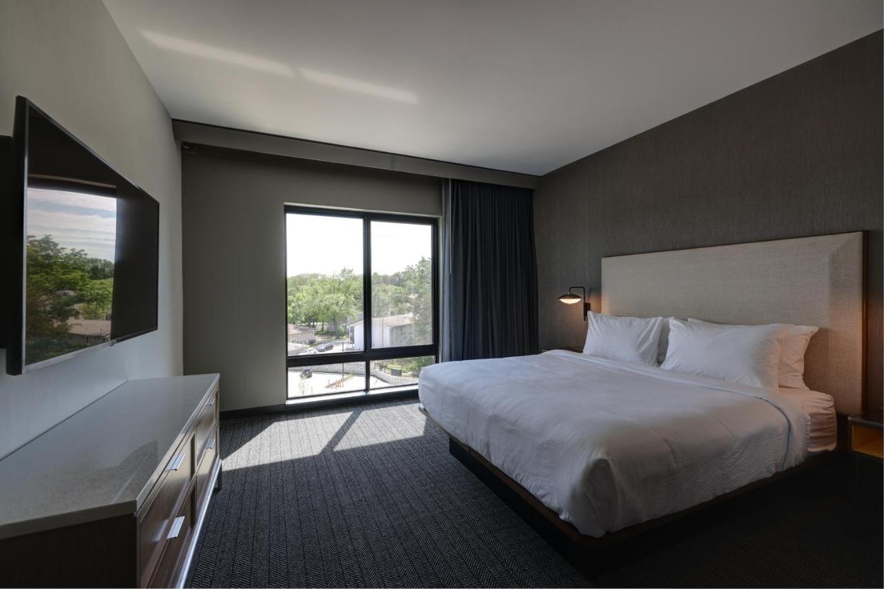 Courtyard By Marriott Iowa City University Heights Экстерьер фото