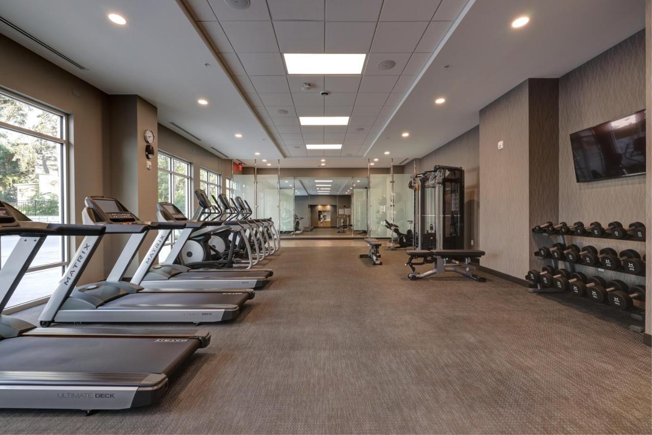 Courtyard By Marriott Iowa City University Heights Экстерьер фото