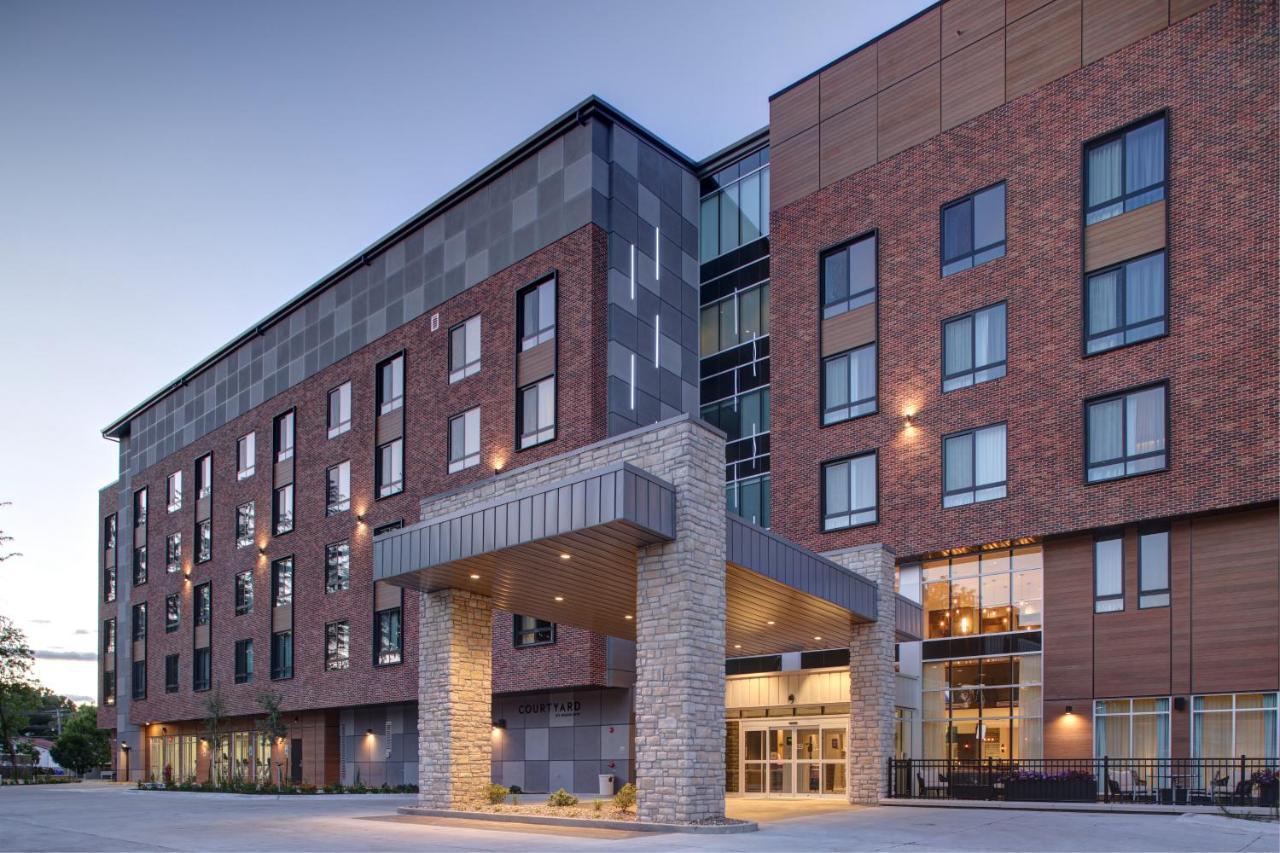 Courtyard By Marriott Iowa City University Heights Экстерьер фото