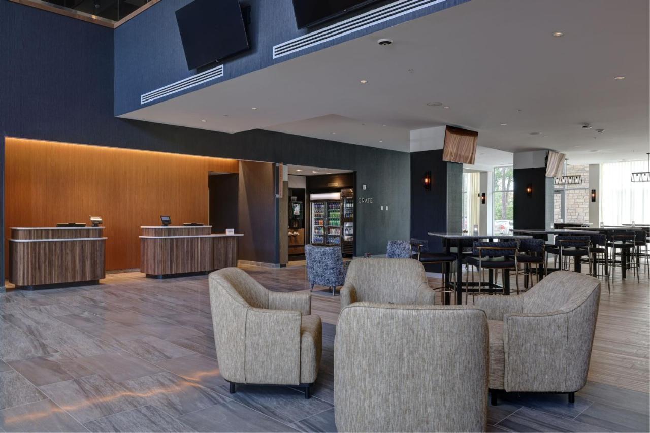 Courtyard By Marriott Iowa City University Heights Экстерьер фото