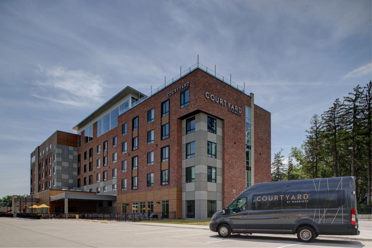 Courtyard By Marriott Iowa City University Heights Экстерьер фото