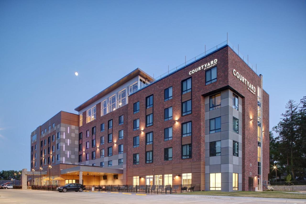Courtyard By Marriott Iowa City University Heights Экстерьер фото